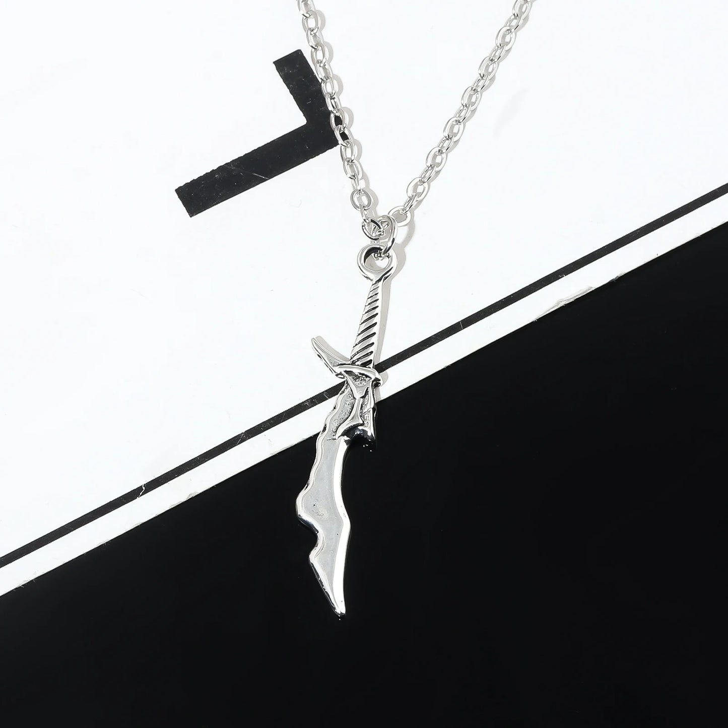 Sung Jin Woo | Necklace